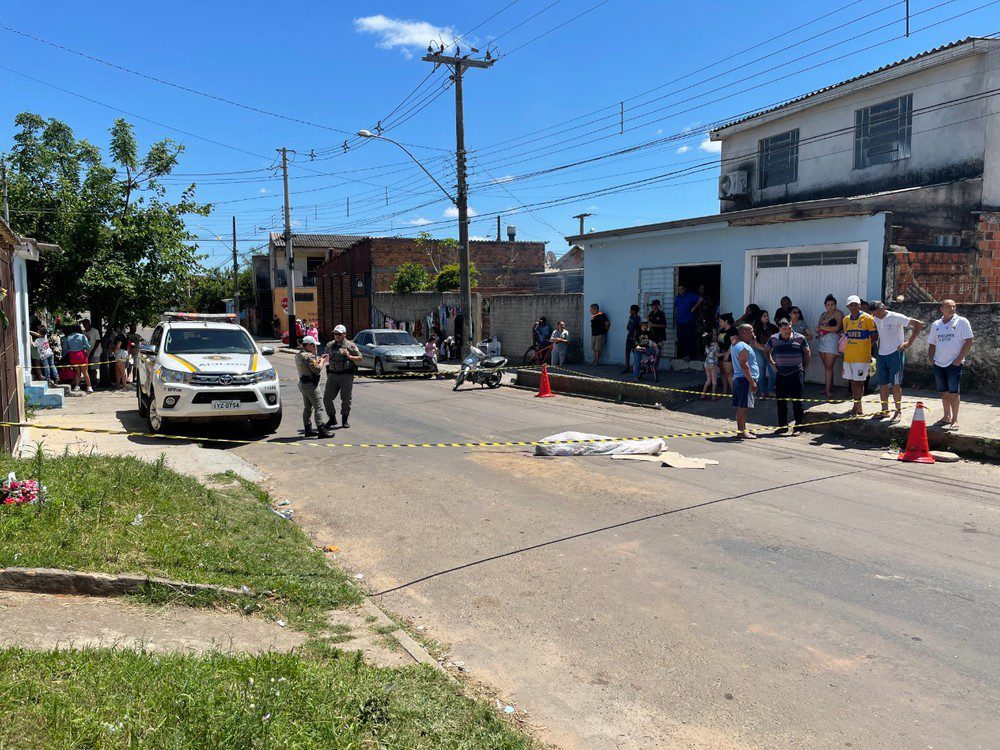 Avô e neto são atropelados em Santa Maria; idoso morreu, diz polícia — Foto: Fabiana Lemos/RBS TV